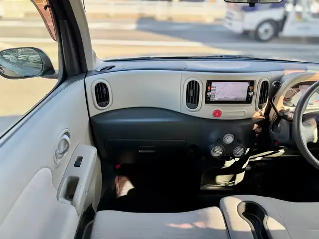 日産 キューブ 15X 滋賀県 2015(平27)年 5.6万km スーパーブラック 純正フルセグナビ/　フルセグ Bluetooth CD DVD SD AM FM/純正バックカメラ/インテリジェントキー×2/プッシュスタート/純正フロアマット/純正ドアバイザー/ヘッドランプレベライザー /電動格納ミラー/VDC/パワーウィンドウ/パワーステアリング/