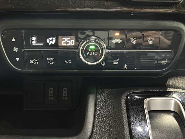 ホンダ Ｎ ＢＯＸ カスタム G L ホンダセンシング 静岡県 2020(令2)年 5.1万km プラチナホワイトパール 【安全装備】/ホンダセンシング/アダプティブ・クルーズ・コントロール（ACC）/・作動車速域：約30km/hから100km/h間/車線維持支援システム（LKAS）/・作動車速：約65km/hから100km/h間/・ステアリング制御/衝突軽減ブレーキ（CMBS）/・歩行者検知機能/・作動車速：約80km/h未満時/・対向車車速：約30km/hから80km/h時/誤発進抑制機能（前進）/・ミリ波レーダー検知：作動車速10km/h未満/歩行者事故低減ステアリング/・作動車速10km/hから40km/h間/路外逸脱抑制機能/・作動車速：約60km/hから100km/h間/先行車発進お知らせ機能/標識認識機能/オートハイビーム/誤発進抑制機能（後進）・ソナー検知：作動車速10km/h未満 /【主要装備】/社外ナビ　/バックカメラ　/ドライブレコーダー　/片側パワースライドドア　/ビルトインＥＴＣ　/チップアップシート　/ステアリングスイッチ　/シートヒーター