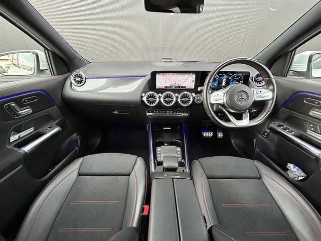 メルセデス・ベンツ Ｍ・ベンツ ＧＬＡ２００ｄ 4マチック AMGライン 道東・釧路十勝 2021(令3)年 3万km デジタルホワイト AMGライン/　・純正19インチAW/　・LEDヘッドライト/オートライト/　・アンビエントライト/　・アダプディブハイビームアシストプラス/レーダーセーフティーパッケージ/　・アクティブディスタンスディストニック/　・アクティブブラインドスポットアシスト/　・アクティブレーンキーピングアシスト/純正メモリナビ/TV/BT/USB/黒ハーフレザー/シートヒーター/メモリ付きパワーシート/パワーバックドア/フットトランクオープナー/パドルシフト/純正ドライブレコーダー(前後)/ワイヤレス充電/リアフォグライト/ETC2.0