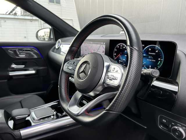 メルセデス・ベンツ Ｍ・ベンツ ＧＬＡ２００ｄ 4マチック AMGライン 道東・釧路十勝 2021(令3)年 3万km デジタルホワイト AMGライン/　・純正19インチAW/　・LEDヘッドライト/オートライト/　・アンビエントライト/　・アダプディブハイビームアシストプラス/レーダーセーフティーパッケージ/　・アクティブディスタンスディストニック/　・アクティブブラインドスポットアシスト/　・アクティブレーンキーピングアシスト/純正メモリナビ/TV/BT/USB/黒ハーフレザー/シートヒーター/メモリ付きパワーシート/パワーバックドア/フットトランクオープナー/パドルシフト/純正ドライブレコーダー(前後)/ワイヤレス充電/リアフォグライト/ETC2.0