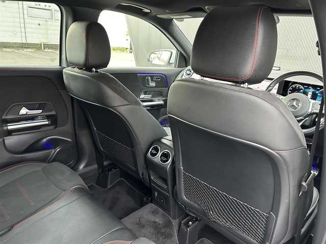 メルセデス・ベンツ Ｍ・ベンツ ＧＬＡ２００ｄ 4マチック AMGライン 道東・釧路十勝 2021(令3)年 3万km デジタルホワイト AMGライン/　・純正19インチAW/　・LEDヘッドライト/オートライト/　・アンビエントライト/　・アダプディブハイビームアシストプラス/レーダーセーフティーパッケージ/　・アクティブディスタンスディストニック/　・アクティブブラインドスポットアシスト/　・アクティブレーンキーピングアシスト/純正メモリナビ/TV/BT/USB/黒ハーフレザー/シートヒーター/メモリ付きパワーシート/パワーバックドア/フットトランクオープナー/パドルシフト/純正ドライブレコーダー(前後)/ワイヤレス充電/リアフォグライト/ETC2.0