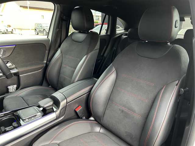 メルセデス・ベンツ Ｍ・ベンツ ＧＬＡ２００ｄ 4マチック AMGライン 道東・釧路十勝 2021(令3)年 3万km デジタルホワイト AMGライン/　・純正19インチAW/　・LEDヘッドライト/オートライト/　・アンビエントライト/　・アダプディブハイビームアシストプラス/レーダーセーフティーパッケージ/　・アクティブディスタンスディストニック/　・アクティブブラインドスポットアシスト/　・アクティブレーンキーピングアシスト/純正メモリナビ/TV/BT/USB/黒ハーフレザー/シートヒーター/メモリ付きパワーシート/パワーバックドア/フットトランクオープナー/パドルシフト/純正ドライブレコーダー(前後)/ワイヤレス充電/リアフォグライト/ETC2.0