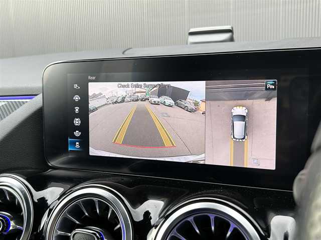 メルセデス・ベンツ Ｍ・ベンツ ＧＬＡ２００ｄ 4マチック AMGライン 道東・釧路十勝 2021(令3)年 3万km デジタルホワイト AMGライン/　・純正19インチAW/　・LEDヘッドライト/オートライト/　・アンビエントライト/　・アダプディブハイビームアシストプラス/レーダーセーフティーパッケージ/　・アクティブディスタンスディストニック/　・アクティブブラインドスポットアシスト/　・アクティブレーンキーピングアシスト/純正メモリナビ/TV/BT/USB/黒ハーフレザー/シートヒーター/メモリ付きパワーシート/パワーバックドア/フットトランクオープナー/パドルシフト/純正ドライブレコーダー(前後)/ワイヤレス充電/リアフォグライト/ETC2.0