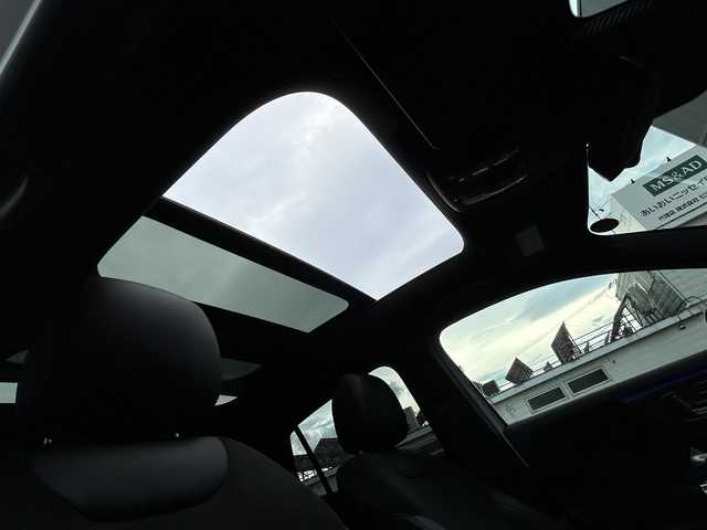 メルセデス・ベンツ Ｍ・ベンツ ＧＬＡ２００ｄ 4マチック AMGライン 道東・釧路十勝 2021(令3)年 3万km デジタルホワイト AMGライン/　・純正19インチAW/　・LEDヘッドライト/オートライト/　・アンビエントライト/　・アダプディブハイビームアシストプラス/レーダーセーフティーパッケージ/　・アクティブディスタンスディストニック/　・アクティブブラインドスポットアシスト/　・アクティブレーンキーピングアシスト/純正メモリナビ/TV/BT/USB/黒ハーフレザー/シートヒーター/メモリ付きパワーシート/パワーバックドア/フットトランクオープナー/パドルシフト/純正ドライブレコーダー(前後)/ワイヤレス充電/リアフォグライト/ETC2.0