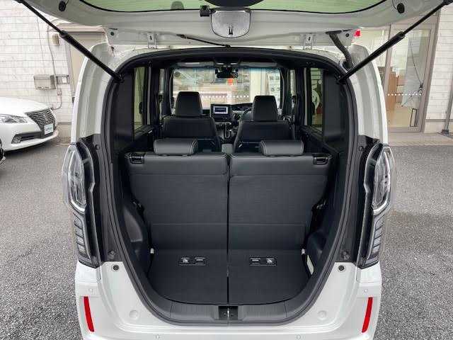 ホンダ Ｎ ＢＯＸ カスタム L ターボ 埼玉県 2022(令4)年 0.6万km プラチナホワイトパール 社外SDナビ(Strada)/【CD/DVD/フルセグ/Bluetooth】/ホンダセンシング/レーダークルーズコントロール/衝突軽減ブレーキ/パーキングセンサーシステム/シートヒーター/バックカメラ/ドライブレコーダー/ETC/純正アルミホイール/LEDヘッドライト/ハーフレザーシート
