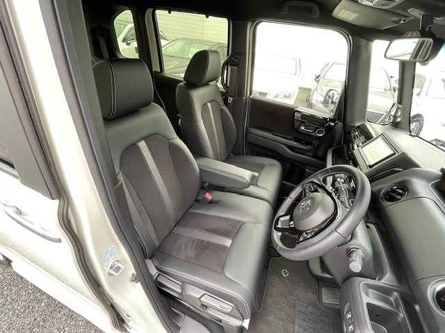 ホンダ Ｎ ＢＯＸ カスタム L ターボ 埼玉県 2022(令4)年 0.6万km プラチナホワイトパール 社外SDナビ(Strada)/【CD/DVD/フルセグ/Bluetooth】/ホンダセンシング/レーダークルーズコントロール/衝突軽減ブレーキ/パーキングセンサーシステム/シートヒーター/バックカメラ/ドライブレコーダー/ETC/純正アルミホイール/LEDヘッドライト/ハーフレザーシート