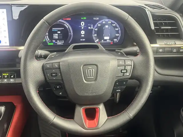 トヨタ クラウン スポーツ RS 愛知県 2024(令6)年 1.4万km ブラック RS PHEV/・純正スポーツシート/・パドルシフト/・カラードキャリパー/パノラマルーフ/純正12.3インチディスプレイオーディオ/（ラジオ/BT/フルセグ）/全方位カメラ/ETC2.0/置くだけ充電/デジタルインナーミラー/全席シートヒーター/前席シートベンチレーション/ステアリングヒーター/パワーバックドア/トヨタセーフティセンス/BSM/純正AW/純正フロアマット