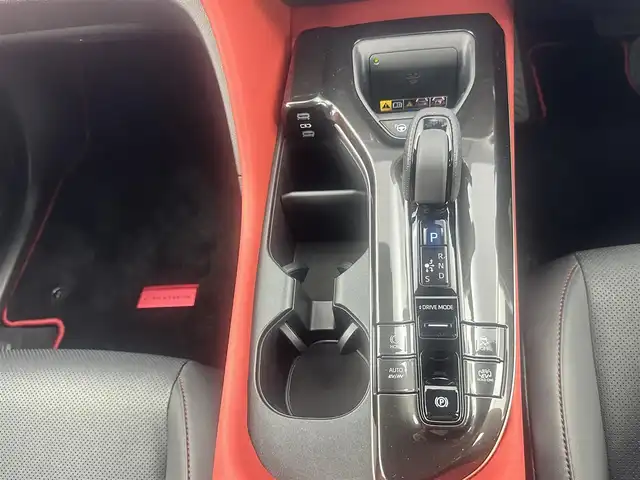 トヨタ クラウン スポーツ RS 愛知県 2024(令6)年 1.4万km ブラック RS PHEV/・純正スポーツシート/・パドルシフト/・カラードキャリパー/パノラマルーフ/純正12.3インチディスプレイオーディオ/（ラジオ/BT/フルセグ）/全方位カメラ/ETC2.0/置くだけ充電/デジタルインナーミラー/全席シートヒーター/前席シートベンチレーション/ステアリングヒーター/パワーバックドア/トヨタセーフティセンス/BSM/純正AW/純正フロアマット