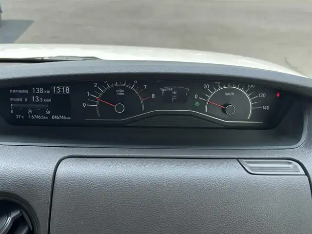 ホンダ Ｎ ＢＯＸ G L ターボ ホンダセンシング 奈良県 2018(平30)年 4.7万km プラチナホワイトパール 純正ナビ　[VXM-184VFi]/(BT/DVD/CD)/フルセグＴＶ　/バックカメラ　/ビルトインＥＴＣ /前方ドライブレコーダー /両側パワースライドドア /パドルシフト /革巻きステアリング /レーダークルーズコントロール /スペアキー