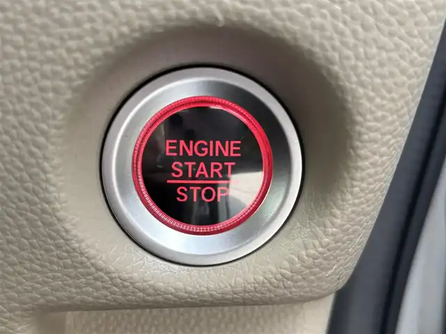 ホンダ Ｎ ＢＯＸ G L ターボ ホンダセンシング 奈良県 2018(平30)年 4.7万km プラチナホワイトパール 純正ナビ　[VXM-184VFi]/(BT/DVD/CD)/フルセグＴＶ　/バックカメラ　/ビルトインＥＴＣ /前方ドライブレコーダー /両側パワースライドドア /パドルシフト /革巻きステアリング /レーダークルーズコントロール /スペアキー