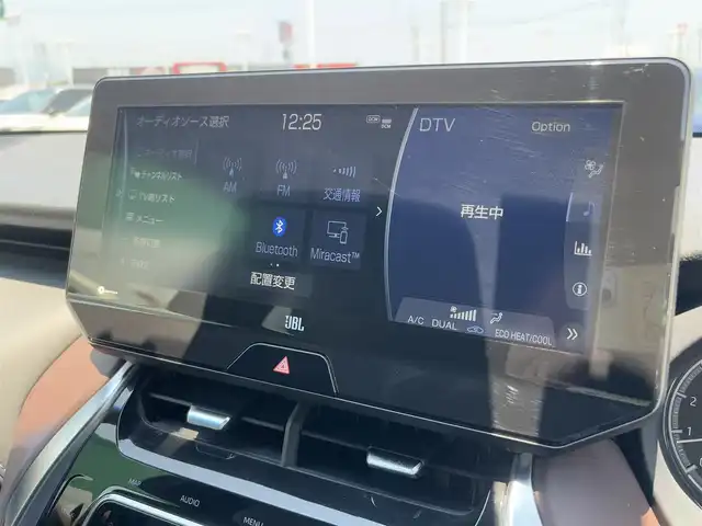 トヨタ ハリアー Z 徳島県 2022(令4)年 0.7万km ホワイトパールクリスタルシャイン 純正JBLナビ　/　AM/FM/BT/USB/フルセグ/Miracast/バックカメラ/全周囲カメラ/ビルトインETC2.0/OP調光パノラマルーフ/ハーフレザーシート/デジタルインナーミラー/ドライブレコーダー/運転席パワーシート/クルーズコントロール/純正フロアマット/パワーバックドア/ブラインドスポットモニター/クリアランスソナー/プッシュスタート/スマートキー/コーナーセンサー/本革巻きステアリング/フォグライト/オートライト/LEDヘッドライト/オートブレーキホールド