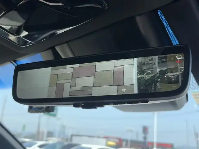 トヨタ ハリアー Z 徳島県 2022(令4)年 0.7万km ホワイトパールクリスタルシャイン 純正JBLナビ　/　AM/FM/BT/USB/フルセグ/Miracast/バックカメラ/全周囲カメラ/ビルトインETC2.0/OP調光パノラマルーフ/ハーフレザーシート/デジタルインナーミラー/ドライブレコーダー/運転席パワーシート/クルーズコントロール/純正フロアマット/パワーバックドア/ブラインドスポットモニター/クリアランスソナー/プッシュスタート/スマートキー/コーナーセンサー/本革巻きステアリング/フォグライト/オートライト/LEDヘッドライト/オートブレーキホールド