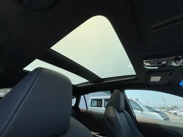 トヨタ ハリアー Z 徳島県 2022(令4)年 0.7万km ホワイトパールクリスタルシャイン 純正JBLナビ　/　AM/FM/BT/USB/フルセグ/Miracast/バックカメラ/全周囲カメラ/ビルトインETC2.0/OP調光パノラマルーフ/ハーフレザーシート/デジタルインナーミラー/ドライブレコーダー/運転席パワーシート/クルーズコントロール/純正フロアマット/パワーバックドア/ブラインドスポットモニター/クリアランスソナー/プッシュスタート/スマートキー/コーナーセンサー/本革巻きステアリング/フォグライト/オートライト/LEDヘッドライト/オートブレーキホールド