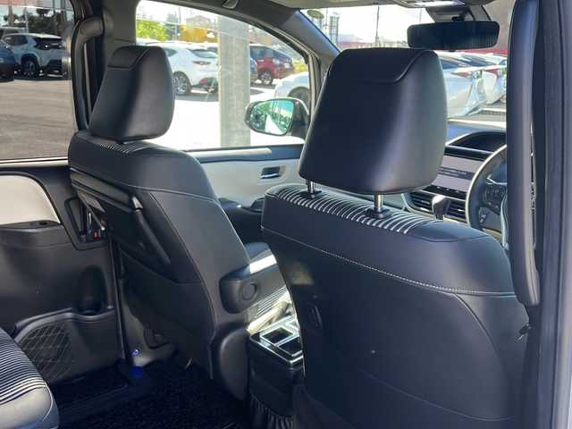 トヨタ ノア Si ダブルバイビーⅡ 山口県 2020(令2)年 4.9万km ホワイトパールクリスタルシャイン 純正９型ナビ（FM/AM/フルセグTV/Bluetooth）/モデリスタフルエアロ/バックカメラ/両側パワースライドドア/ハーフレザーシート/ETC/トヨタセーフティーセンスC/・衝突回避支援型プリクラッシュセーフティ (PCS)/・ レーンディパーチャーアラート (LDA)/・オートマチックハイビーム (AHB)/追従型クルーズコントロール/アイドリングストップ/純正フロアマット/コーナーセンサー/LEDヘッドライト/純正16インチアルミホイール/Wエアバック