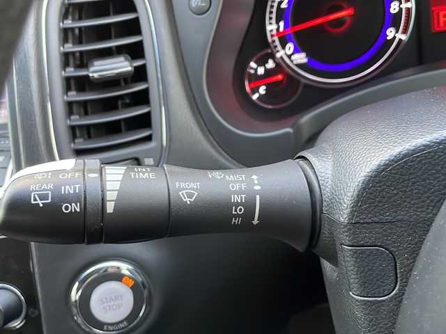 日産 スカイライン クロスオーバー 370GT 栃木県 2009(平21)年 8.1万km クリスタルホワイトパール 純正ナビ/スペアキー/ＥＴＣ/ハーフレザーシート/パワーシート/Ｂｌｕｅｔｏｏｔｈ/バックカメラ/純正アルミホイール/ＡＢＳ/横滑り防止機能/盗難防止装置/衝突被害軽減システム/オートライト/純正フロアマット/フルセグTV/オートライト/後席エアコン