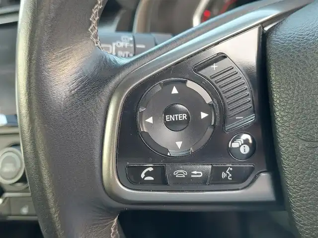 ホンダ シビック ハッチバック ホンダセンシング 東京都 2017(平29)年 4.9万km ホワイトオーキッドパール 社外ナビ/アダプティブクルーズコントロール/純正アルミホイール/ホンダセンシング/LEDヘッドライト/ドライブレコーダー/シートヒーター/プッシュスタート/純正ラバーマット/コーナーセンサー/純正エアロパーツ/USB入力端子/フロントフォグランプ/ETC