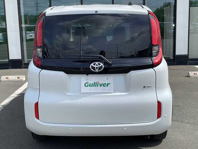 トヨタ シエンタ ハイブリッド G 道東・釧路十勝 2024(令6)年 1.9万km プラチナホワイトパールマイカ ・４WD/・寒冷地仕様/・純正8インチディスプレイオーディオ/（ナビ・BT・USB・Miracast・フルセグ）/・パノラミックビューモニター/・ビルトインETC/・トヨタセーフティセンス/・クリアランスソナー/・アダプティブクルーズコントロール/・両側パワースライドドア/・スマートキー/・プッシュスタート/・社外フロアマット/・オートハイビーム/・ミラーヒーター/・クリアランスソナー/・LEDヘッドライト/・保証書