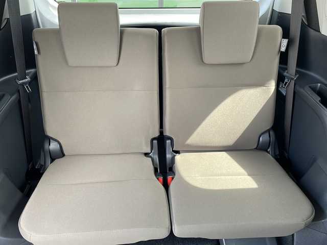 トヨタ シエンタ ハイブリッド G 道東・釧路十勝 2024(令6)年 1.9万km プラチナホワイトパールマイカ ・４WD/・寒冷地仕様/・純正8インチディスプレイオーディオ/（ナビ・BT・USB・Miracast・フルセグ）/・パノラミックビューモニター/・ビルトインETC/・トヨタセーフティセンス/・クリアランスソナー/・アダプティブクルーズコントロール/・両側パワースライドドア/・スマートキー/・プッシュスタート/・社外フロアマット/・オートハイビーム/・ミラーヒーター/・クリアランスソナー/・LEDヘッドライト/・保証書