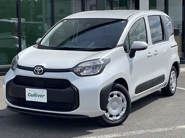 トヨタ シエンタ ハイブリッド G 道東・釧路十勝 2024(令6)年 1.9万km プラチナホワイトパールマイカ ・４WD/・寒冷地仕様/・純正8インチディスプレイオーディオ/（ナビ・BT・USB・Miracast・フルセグ）/・パノラミックビューモニター/・ビルトインETC/・トヨタセーフティセンス/・クリアランスソナー/・アダプティブクルーズコントロール/・両側パワースライドドア/・スマートキー/・プッシュスタート/・社外フロアマット/・オートハイビーム/・ミラーヒーター/・クリアランスソナー/・LEDヘッドライト/・保証書