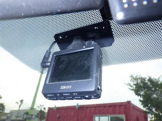 トヨタ シエンタ G 千葉県 2016(平28)年 6万km ホワイトパールクリスタルシャイン 両側パワースライドドア/社外メモリーナビ/地デジTV/【DVD/CD再生機能　Bluetooth接続】/バックカメラ/ドライブレコーダー/前席シートヒーター/革巻きステアリング/ステアリングスイッチ/ETC/LEDヘッドライト/フォグライト/ウインカーミラー/スマートキー