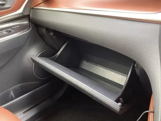 トヨタ ハリアー プレミアム 静岡県 2019(平31)年 10.2万km ホワイトパールクリスタルシャイン Toyota Safety Sense/ALPINE製10インチナビ(EX10Z)/　AM FM CD DVD Bluetooth USB/フルセグTV/バックモニター/前方ドライブレコーダー/LEDオートヘッドランプ/レーダークルーズコントロール/ブラウンハーフレザーシート/パワーバックドア/スマートキー2本＆カードキー/社外17インチアルミホイール/ムーンルーフ/パワーシート(運転席)/ビルトインETC