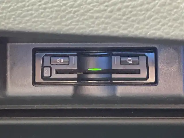 トヨタ ハリアー プレミアム 静岡県 2019(平31)年 10.2万km ホワイトパールクリスタルシャイン Toyota Safety Sense/ALPINE製10インチナビ(EX10Z)/　AM FM CD DVD Bluetooth USB/フルセグTV/バックモニター/前方ドライブレコーダー/LEDオートヘッドランプ/レーダークルーズコントロール/ブラウンハーフレザーシート/パワーバックドア/スマートキー2本＆カードキー/社外17インチアルミホイール/ムーンルーフ/パワーシート(運転席)/ビルトインETC