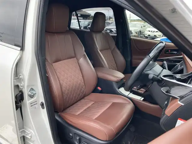 トヨタ ハリアー プレミアム 静岡県 2019(平31)年 10.2万km ホワイトパールクリスタルシャイン Toyota Safety Sense/ALPINE製10インチナビ(EX10Z)/　AM FM CD DVD Bluetooth USB/フルセグTV/バックモニター/前方ドライブレコーダー/LEDオートヘッドランプ/レーダークルーズコントロール/ブラウンハーフレザーシート/パワーバックドア/スマートキー2本＆カードキー/社外17インチアルミホイール/ムーンルーフ/パワーシート(運転席)/ビルトインETC