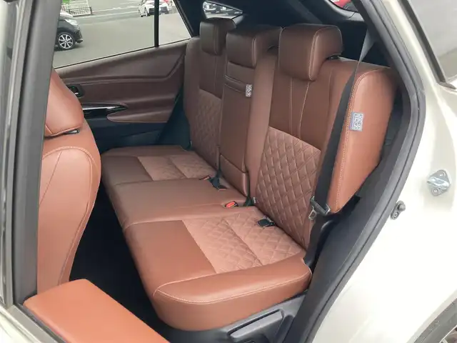 トヨタ ハリアー プレミアム 静岡県 2019(平31)年 10.2万km ホワイトパールクリスタルシャイン Toyota Safety Sense/ALPINE製10インチナビ(EX10Z)/　AM FM CD DVD Bluetooth USB/フルセグTV/バックモニター/前方ドライブレコーダー/LEDオートヘッドランプ/レーダークルーズコントロール/ブラウンハーフレザーシート/パワーバックドア/スマートキー2本＆カードキー/社外17インチアルミホイール/ムーンルーフ/パワーシート(運転席)/ビルトインETC