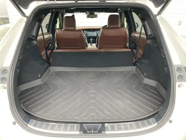トヨタ ハリアー プレミアム 静岡県 2019(平31)年 10.2万km ホワイトパールクリスタルシャイン Toyota Safety Sense/ALPINE製10インチナビ(EX10Z)/　AM FM CD DVD Bluetooth USB/フルセグTV/バックモニター/前方ドライブレコーダー/LEDオートヘッドランプ/レーダークルーズコントロール/ブラウンハーフレザーシート/パワーバックドア/スマートキー2本＆カードキー/社外17インチアルミホイール/ムーンルーフ/パワーシート(運転席)/ビルトインETC