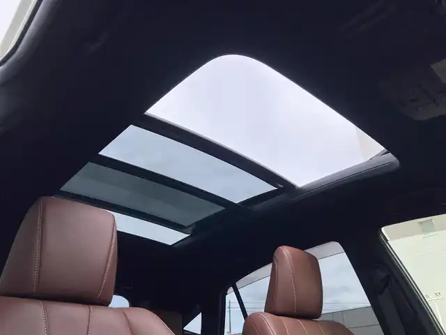 トヨタ ハリアー プレミアム 静岡県 2019(平31)年 10.2万km ホワイトパールクリスタルシャイン Toyota Safety Sense/ALPINE製10インチナビ(EX10Z)/　AM FM CD DVD Bluetooth USB/フルセグTV/バックモニター/前方ドライブレコーダー/LEDオートヘッドランプ/レーダークルーズコントロール/ブラウンハーフレザーシート/パワーバックドア/スマートキー2本＆カードキー/社外17インチアルミホイール/ムーンルーフ/パワーシート(運転席)/ビルトインETC