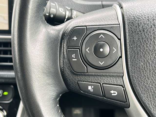 トヨタ ヴォクシー ハイブリッド ZS 煌Ⅲ 三重県 2021(令3)年 4.9万km パール 純正10型ナビ /純正後席モニター /バックカメラ /ビルトインETC2.0/両側パワースライドドア/前席シートヒーター /前後ドライブレコーダー/トヨタセーフティセンス /クルーズコントロール/レーンキープアシスト/衝突軽減ブレーキ/USB給電/スペアキー /LEDヘッドライト/オートハイビーム /オートライト/ハーフレザーシート/電動格納ミラー/禁煙車