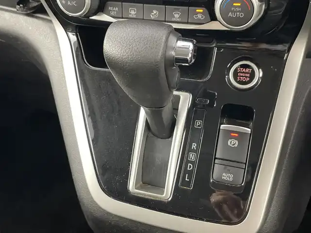 日産 セレナ ハイウェイスターVセレクションⅡ 愛知県 2019(令1)年 7.2万km アズライトブルー 禁煙車/純正9インチナビ/（CD/DVD/Bluetooth/フルセグTV/SD）/全方位カメラ/フリップダウンモニター/プロパイロット/衝突軽減ブレーキ/レーンキープアシスト/レーダークルーズコントロール/パーキングアシスト/コーナーセンサー/インテリジェントルームミラー/ETC/ドライブレコーダー/両側パワースライドドア/純正15インチアルミホイール/LEDヘッドライト/フロントフォグランプ/オートライト/スマートキー/プッシュスタート/アイドリングストップ/横滑り防止装置/純正フロアマット