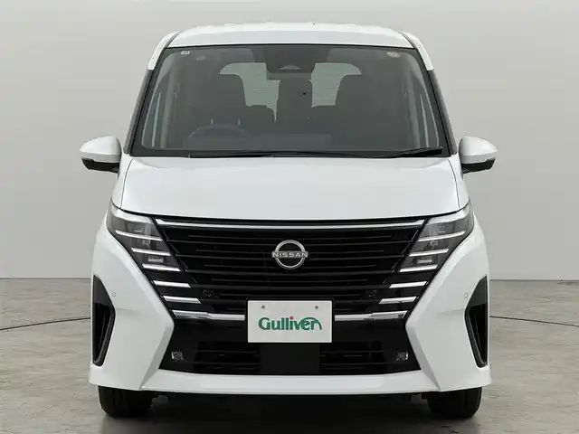 日産 セレナ e－パワー ハイウェイスター V 福岡県 2025(令7)年 0.1千km ブリリアントホワイトパール 登録済未使用車　/後席モニター　/純正ディスプレイオーディオナビ　/全方位カメラ　/デジタルルームミラー　/ワイヤレス充電　/ビルトインＥＴＣ２．０　/プロパイロット　/エマージェンシーブレーキ　/レーンキープ　/ＢＳＷ　/両側電動スライドドア