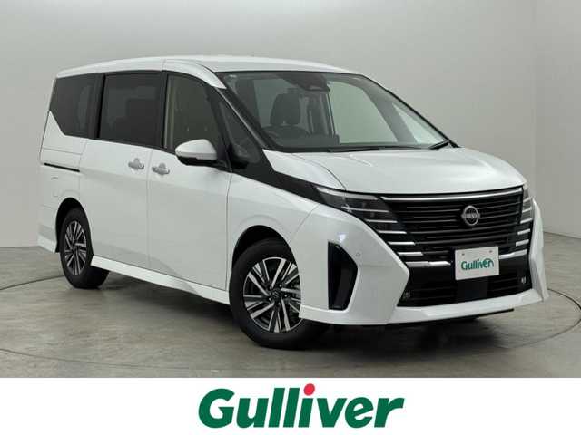 日産 セレナ e－パワー ハイウェイスター V 福岡県 2025(令7)年 0.1千km ブリリアントホワイトパール 登録済未使用車　/後席モニター　/純正ディスプレイオーディオナビ　/全方位カメラ　/デジタルルームミラー　/ワイヤレス充電　/ビルトインＥＴＣ２．０　/プロパイロット　/エマージェンシーブレーキ　/レーンキープ　/ＢＳＷ　/両側電動スライドドア