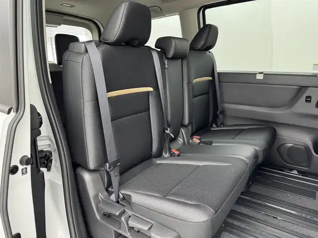 日産 セレナ e－パワー ハイウェイスター V 福岡県 2025(令7)年 0.1千km ブリリアントホワイトパール 登録済未使用車　/後席モニター　/純正ディスプレイオーディオナビ　/全方位カメラ　/デジタルルームミラー　/ワイヤレス充電　/ビルトインＥＴＣ２．０　/プロパイロット　/エマージェンシーブレーキ　/レーンキープ　/ＢＳＷ　/両側電動スライドドア