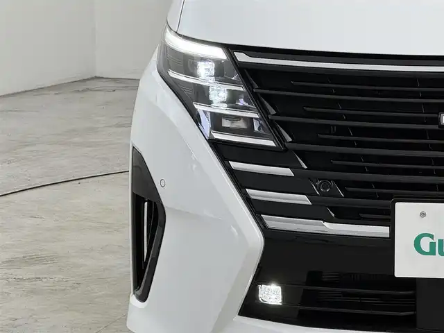 日産 セレナ e－パワー ハイウェイスター V 福岡県 2025(令7)年 0.1千km ブリリアントホワイトパール 登録済未使用車　/後席モニター　/純正ディスプレイオーディオナビ　/全方位カメラ　/デジタルルームミラー　/ワイヤレス充電　/ビルトインＥＴＣ２．０　/プロパイロット　/エマージェンシーブレーキ　/レーンキープ　/ＢＳＷ　/両側電動スライドドア