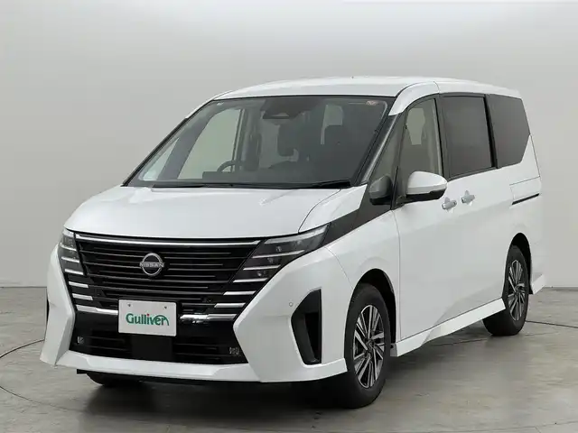 日産 セレナ e－パワー ハイウェイスター V 福岡県 2025(令7)年 0.1千km ブリリアントホワイトパール 登録済未使用車　/後席モニター　/純正ディスプレイオーディオナビ　/全方位カメラ　/デジタルルームミラー　/ワイヤレス充電　/ビルトインＥＴＣ２．０　/プロパイロット　/エマージェンシーブレーキ　/レーンキープ　/ＢＳＷ　/両側電動スライドドア