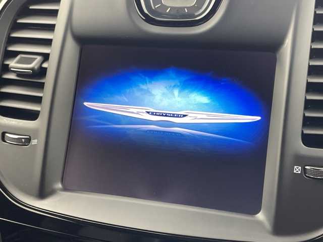 クライスラー ３００Ｓ 岐阜県 2017(平29)年 4.2万km 黒 純正ナビ/　(Bluetooth/USB/AUX)/衝突軽減ブレーキ/レーンキープアシスト/レーダークルーズコントロール/コーナーセンサー/レザーシート/シートヒーター/ベンチレーション/パワーシート/シートメモリー/ヒルスタートアシスト/パドルシフト/ドライブレコーダー/ETC/純正アルミホイール/純正フロアマット