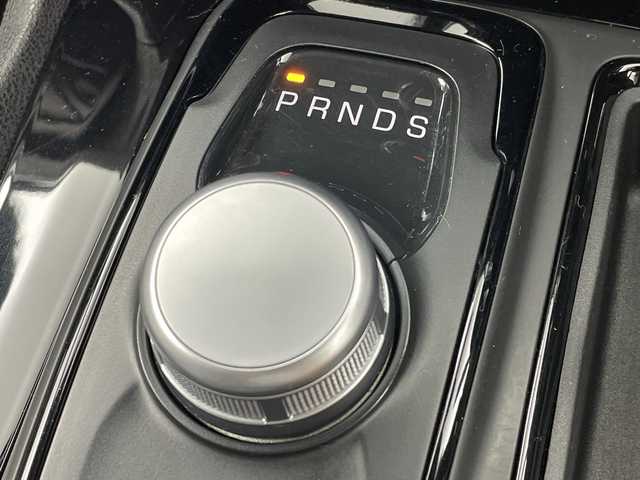 クライスラー ３００Ｓ 岐阜県 2017(平29)年 4.2万km 黒 純正ナビ/　(Bluetooth/USB/AUX)/衝突軽減ブレーキ/レーンキープアシスト/レーダークルーズコントロール/コーナーセンサー/レザーシート/シートヒーター/ベンチレーション/パワーシート/シートメモリー/ヒルスタートアシスト/パドルシフト/ドライブレコーダー/ETC/純正アルミホイール/純正フロアマット