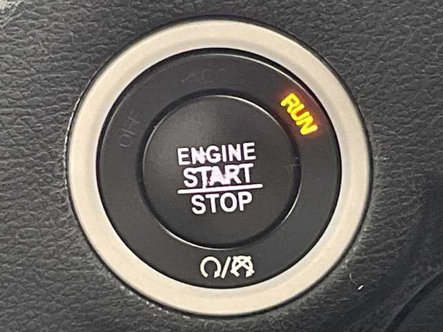 クライスラー ３００Ｓ 岐阜県 2017(平29)年 4.2万km 黒 純正ナビ/　(Bluetooth/USB/AUX)/衝突軽減ブレーキ/レーンキープアシスト/レーダークルーズコントロール/コーナーセンサー/レザーシート/シートヒーター/ベンチレーション/パワーシート/シートメモリー/ヒルスタートアシスト/パドルシフト/ドライブレコーダー/ETC/純正アルミホイール/純正フロアマット