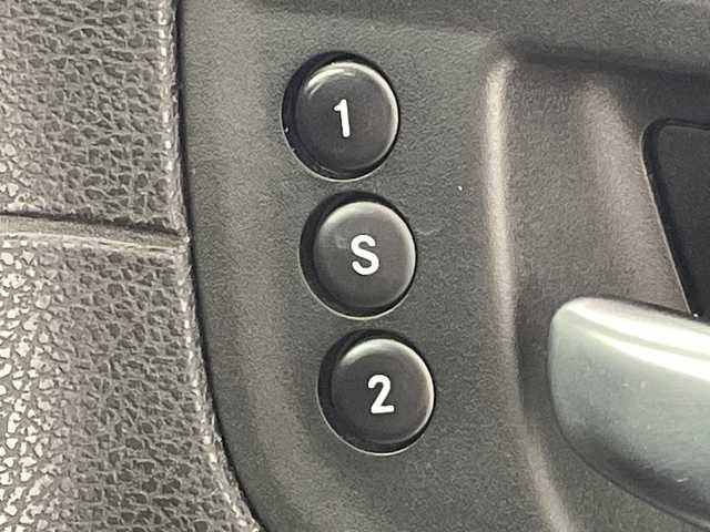 クライスラー ３００Ｓ 岐阜県 2017(平29)年 4.2万km 黒 純正ナビ/　(Bluetooth/USB/AUX)/衝突軽減ブレーキ/レーンキープアシスト/レーダークルーズコントロール/コーナーセンサー/レザーシート/シートヒーター/ベンチレーション/パワーシート/シートメモリー/ヒルスタートアシスト/パドルシフト/ドライブレコーダー/ETC/純正アルミホイール/純正フロアマット