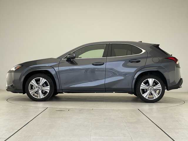 レクサス ＵＸ 200 グレイスフル エクスプローラー 愛知県 2023(令5)年 1.6万km ソニッククロム レクサスセーフティセンス/純正12.3型ディズプレイオーディオナビ/全方位カメラ/レーダークルーズコントロール/シートヒーター/エアシート/バックカメラ/電動リアゲート/パワーシート/コーナーセンサー/純正アルミホイール/ETC2.0/ブラインドスポットモニター/LEDヘッドライト/パドルシフト/ステアリングヒーター/オートマチックハイビーム/ワイヤレス充電機/衝突軽減システム/フルセグ/Bluetooth/ステアリングスイッチ/スマートキー/プッシュスタート