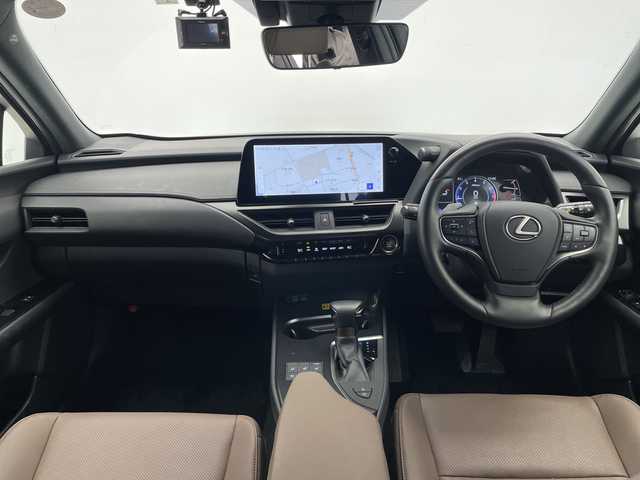レクサス ＵＸ 200 グレイスフル エクスプローラー 愛知県 2023(令5)年 1.6万km ソニッククロム レクサスセーフティセンス/純正12.3型ディズプレイオーディオナビ/全方位カメラ/レーダークルーズコントロール/シートヒーター/エアシート/バックカメラ/電動リアゲート/パワーシート/コーナーセンサー/純正アルミホイール/ETC2.0/ブラインドスポットモニター/LEDヘッドライト/パドルシフト/ステアリングヒーター/オートマチックハイビーム/ワイヤレス充電機/衝突軽減システム/フルセグ/Bluetooth/ステアリングスイッチ/スマートキー/プッシュスタート