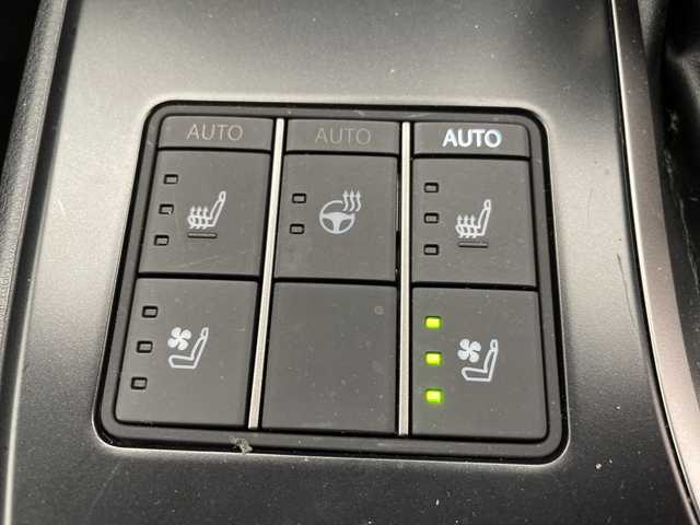 レクサス ＵＸ 200 グレイスフル エクスプローラー 愛知県 2023(令5)年 1.6万km ソニッククロム レクサスセーフティセンス/純正12.3型ディズプレイオーディオナビ/全方位カメラ/レーダークルーズコントロール/シートヒーター/エアシート/バックカメラ/電動リアゲート/パワーシート/コーナーセンサー/純正アルミホイール/ETC2.0/ブラインドスポットモニター/LEDヘッドライト/パドルシフト/ステアリングヒーター/オートマチックハイビーム/ワイヤレス充電機/衝突軽減システム/フルセグ/Bluetooth/ステアリングスイッチ/スマートキー/プッシュスタート