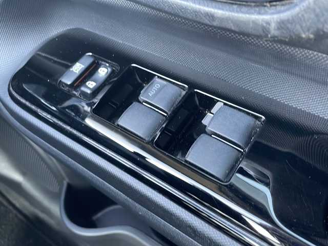 トヨタ アクア S スタイルブラック 山口県 2017(平29)年 8万km ブラックマイカ ワンオーナー/プリクラッシュセーフティシステム/社外ナビ/【AVN-R7W:CD/DVD/Bluetooth/MSV】/フルセグＴＶ/ステアリングスイッチ/スマートキー/スペアキー/ＬＥＤヘッドランプ/オートライト/オート電動格納ミラー/保証書/取扱説明書