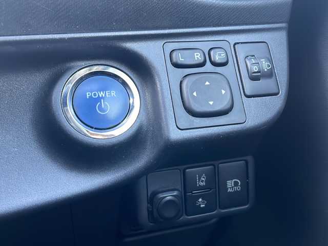 トヨタ アクア S スタイルブラック 山口県 2017(平29)年 8万km ブラックマイカ ワンオーナー/プリクラッシュセーフティシステム/社外ナビ/【AVN-R7W:CD/DVD/Bluetooth/MSV】/フルセグＴＶ/ステアリングスイッチ/スマートキー/スペアキー/ＬＥＤヘッドランプ/オートライト/オート電動格納ミラー/保証書/取扱説明書