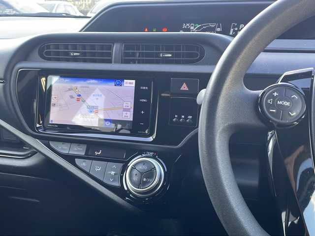 トヨタ アクア S スタイルブラック 山口県 2017(平29)年 8万km ブラックマイカ ワンオーナー/プリクラッシュセーフティシステム/社外ナビ/【AVN-R7W:CD/DVD/Bluetooth/MSV】/フルセグＴＶ/ステアリングスイッチ/スマートキー/スペアキー/ＬＥＤヘッドランプ/オートライト/オート電動格納ミラー/保証書/取扱説明書