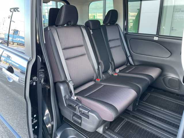 日産 セレナ ハイウェイスター 道央・札幌 2017(平29)年 10万km ダイヤモンドブラック ４WD/純正ディーラーOPナビ/CD/SD/BT/フルセグ/エマージェンシーブレーキ/横滑り防止装置/クルーズコントロール/クリアランスソナー/パーキングアシスト/アラウンドビューモニター/ビルトインETC/アイドリングストップ/ECOMODE/両側パワースライドドア/ステアリングリモコン/プッシュスタート/スマートキー/ハロゲンヘッドライト/オートライト/フォグランプ/電動格納ミラー/ヘッドライトレベライザー/ウィンカーミラー/フロアマット/ドアバイザー/社外エンジンスターター