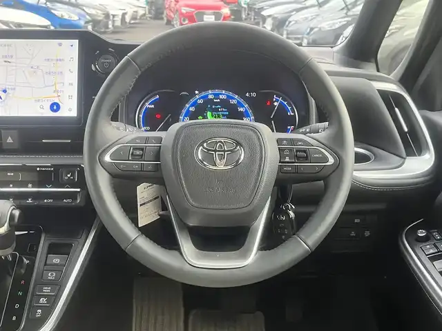 トヨタ ノア ハイブリッド S－Z 島根県 2025(令7)年 0.7万km ホワイトパールクリスタルシャイン モデリスタエアロ/フリップダウンモニター/純正１０型ＳＤナビ　/フルセグTV　/ＤＶＤ再生　/Ｂｌｕｅｔｏｏｔｈ接続　/両側パワースライドドア　/バックカメラ　/ビルトインＥＴＣ2.0/前後ドライブレーダー/レーダークルーズコントロール/衝突軽減ブレーキ/ヘッドアップディスプレイ/パワーバックドア　/前後コーナーセンサー/前席・２列目シートヒーター　/ホワイトレザー調シートカバー/ステアリングヒーター/オートハイビーム／ライト/スマートキー／プッシュスタート/純正LEDヘッドライト/純正１７インチアルミホイール/保証書/取扱説明書/スペアキー1本