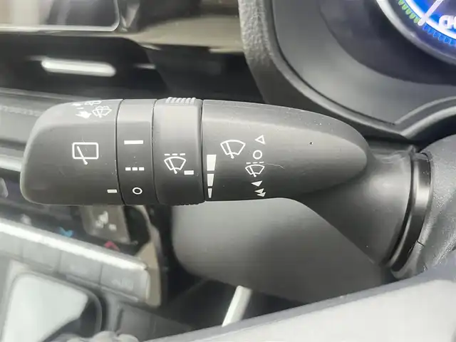 トヨタ ノア ハイブリッド S－Z 島根県 2025(令7)年 0.7万km ホワイトパールクリスタルシャイン モデリスタエアロ/フリップダウンモニター/純正１０型ＳＤナビ　/フルセグTV　/ＤＶＤ再生　/Ｂｌｕｅｔｏｏｔｈ接続　/両側パワースライドドア　/バックカメラ　/ビルトインＥＴＣ2.0/前後ドライブレーダー/レーダークルーズコントロール/衝突軽減ブレーキ/ヘッドアップディスプレイ/パワーバックドア　/前後コーナーセンサー/前席・２列目シートヒーター　/ホワイトレザー調シートカバー/ステアリングヒーター/オートハイビーム／ライト/スマートキー／プッシュスタート/純正LEDヘッドライト/純正１７インチアルミホイール/保証書/取扱説明書/スペアキー1本